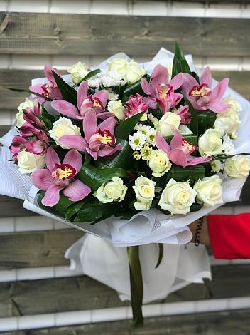 Букет цветов из: Розы и Хризантемы в Центральный Тульская область