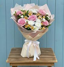 Букет цветов из:  Гвоздики, Орхидеи и Розы #REPLACE_PRED# Центральный Тульская область