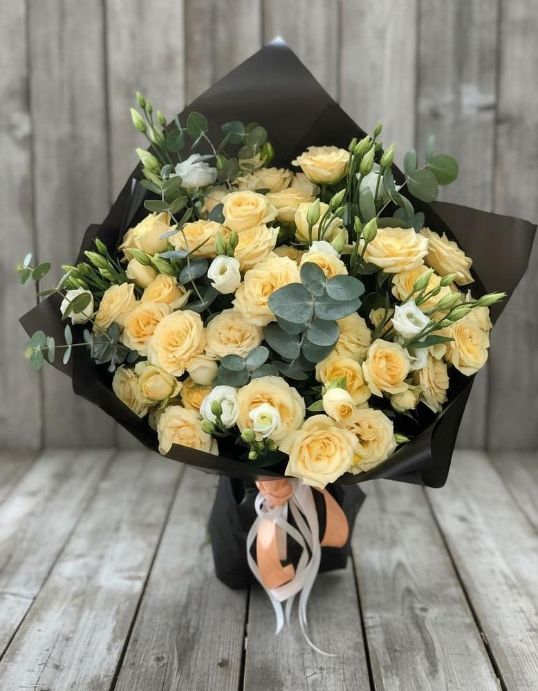 Букет цветов из: Розы и Лизиантусы в Центральный Тульская область