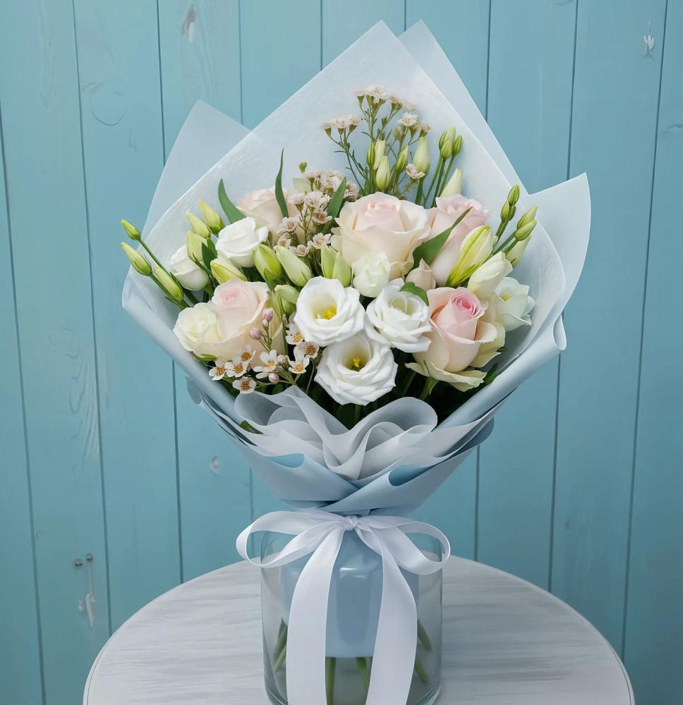 Букет цветов из: Розы и Лизиантусы в Центральный Тульская область