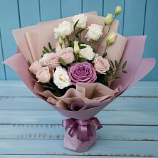 Букет цветов из:  Розы и Лизиантусы в Центральный Тульская область