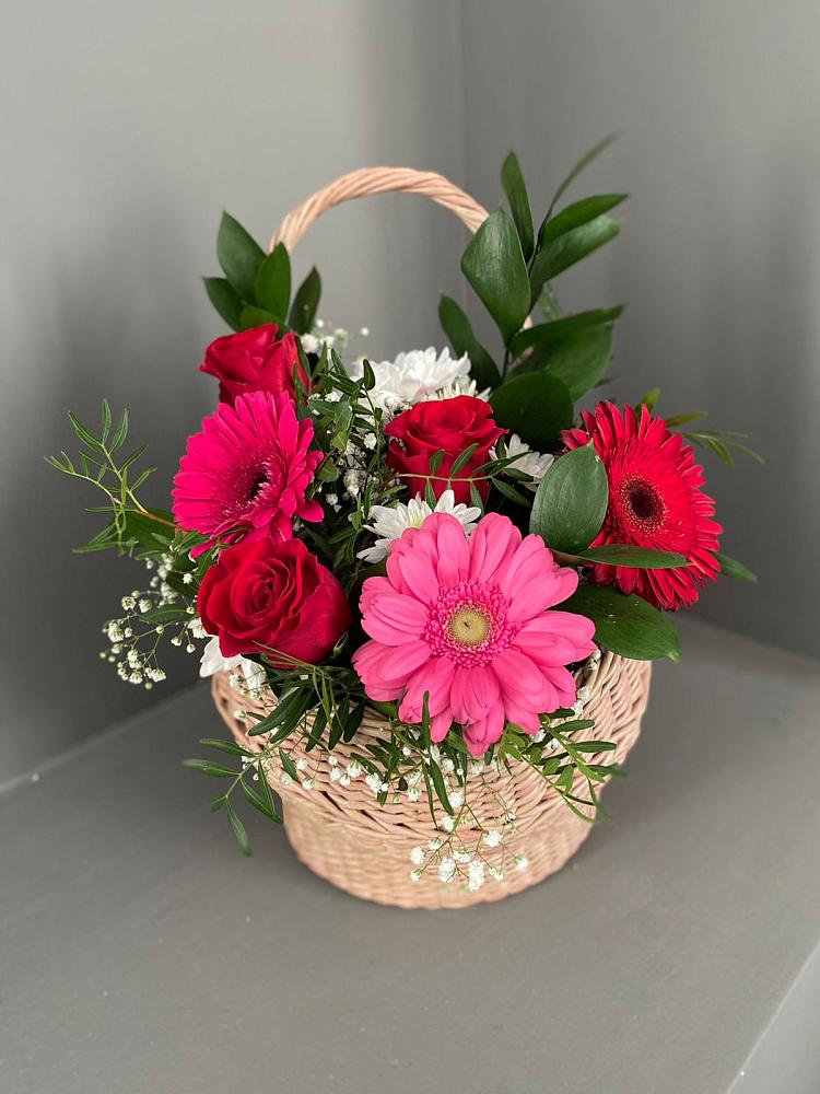 Цветочная композиция из Розы, Хризантемы и Герберы в корзине в Центральный Тульская область