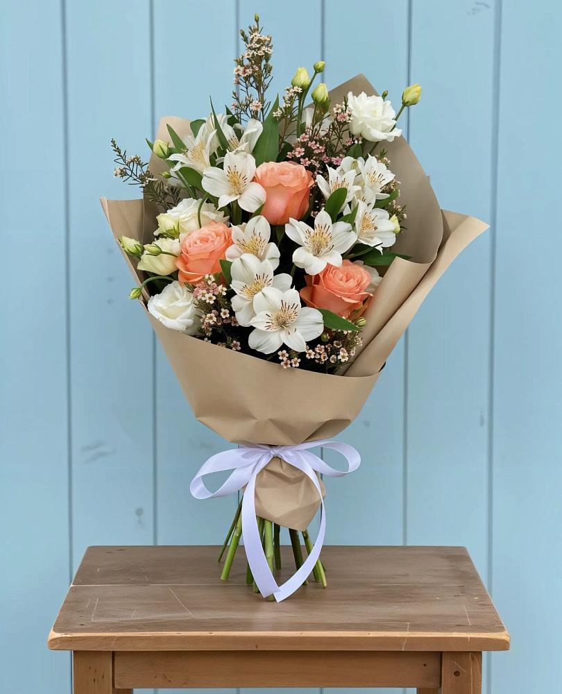 Букет цветов из: Альстромерии, Лизиантусы, Розы и Хризантемы в Центральный Тульская область